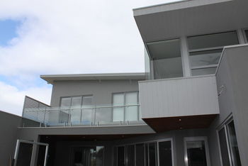 Carsonrearofhousefin1.JPG